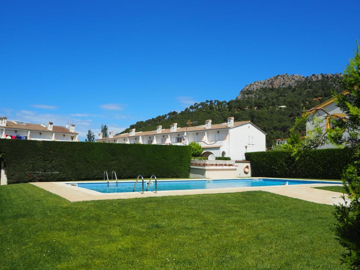 Villa Casa en l'Estartit, piscina, jardín comunitario Exterior foto