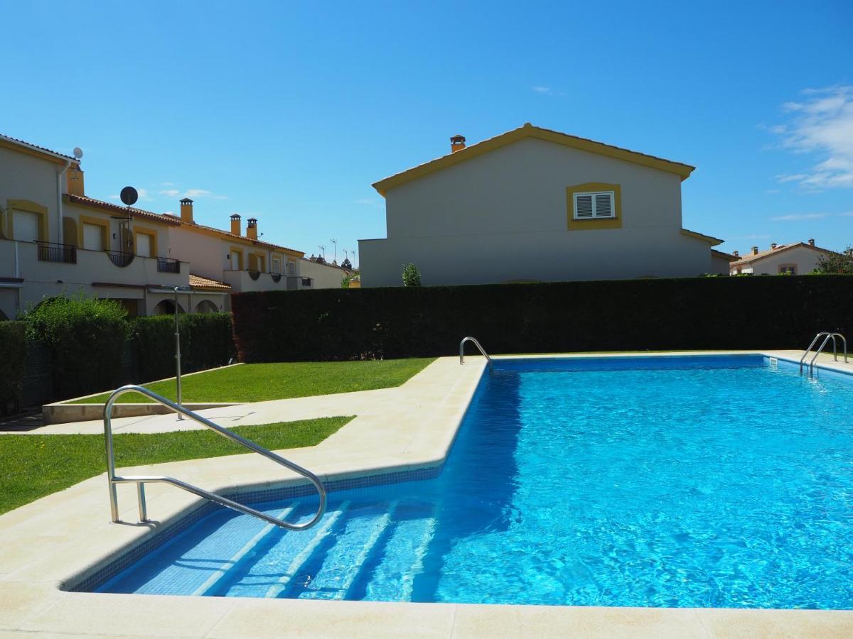 Villa Casa en l'Estartit, piscina, jardín comunitario Exterior foto