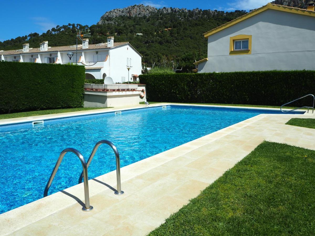 Villa Casa en l'Estartit, piscina, jardín comunitario Exterior foto
